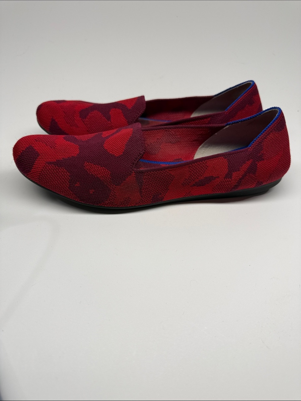 Rothy's Red Burgundy Camo Patterned Knit Slip-On Loafer Flats Womens 9.5 - Picture 2 of 4